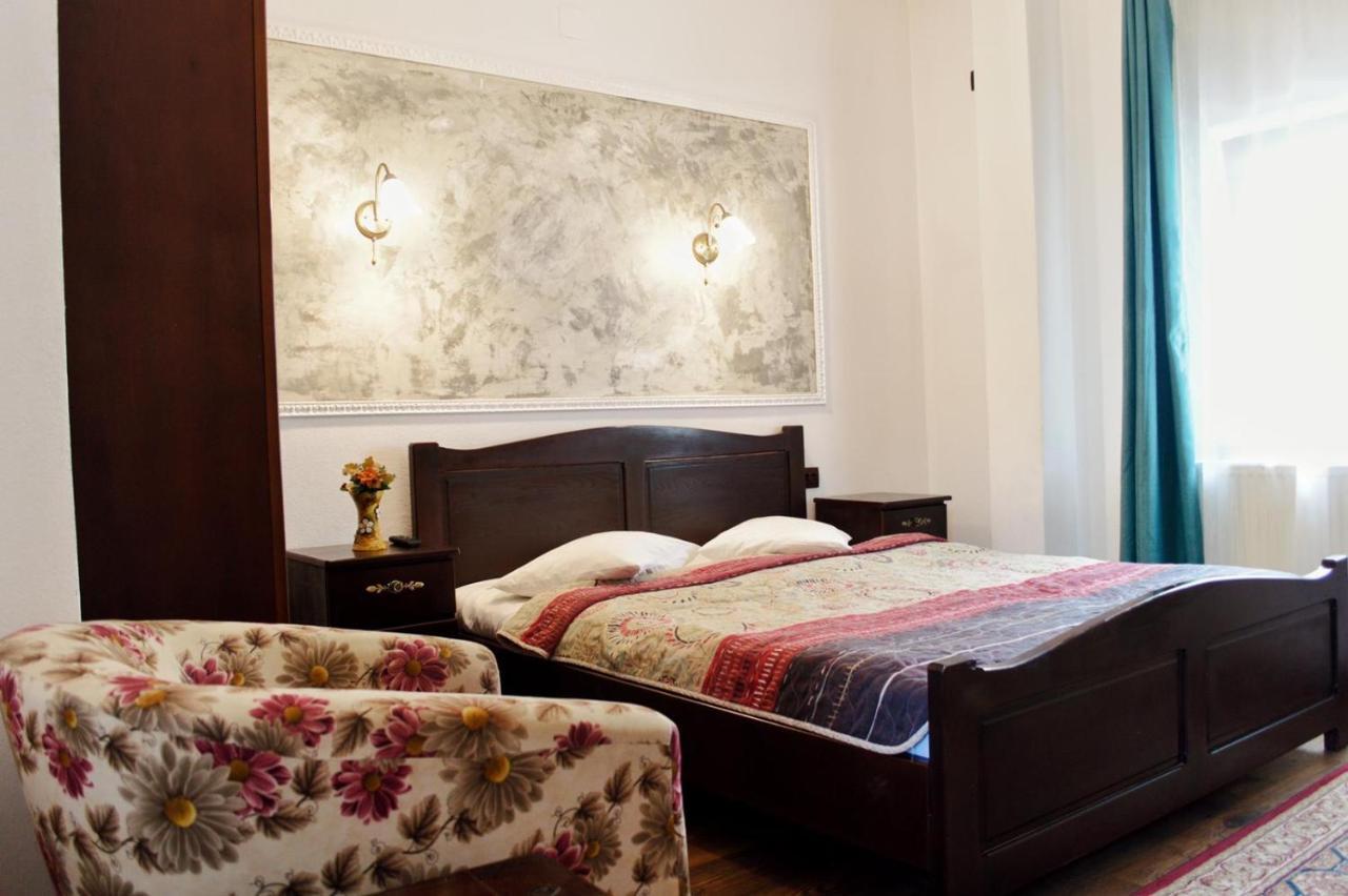 Pensiunea Casa Rica Călimăneşti Εξωτερικό φωτογραφία